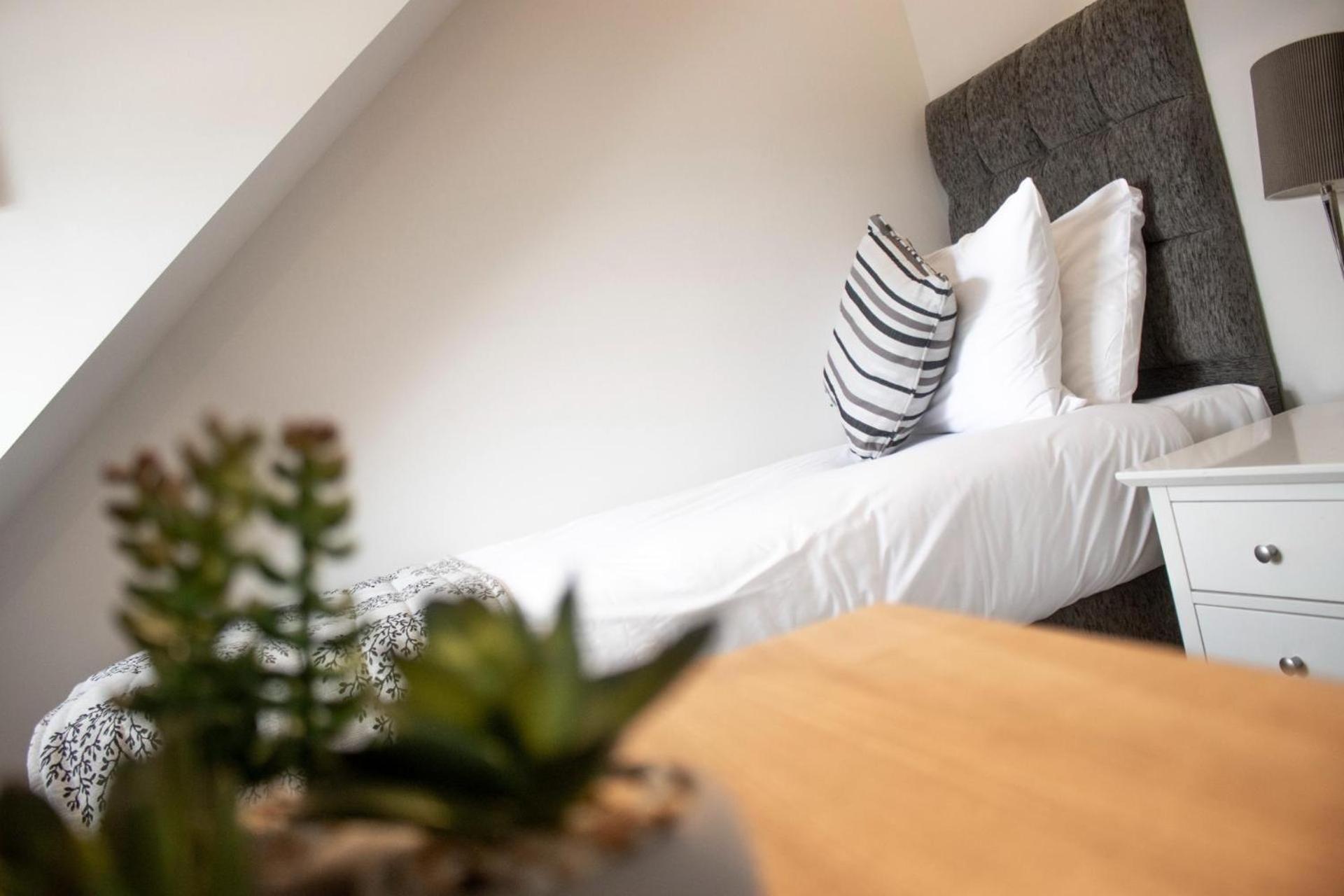 The Loans Inn Трун Экстерьер фото