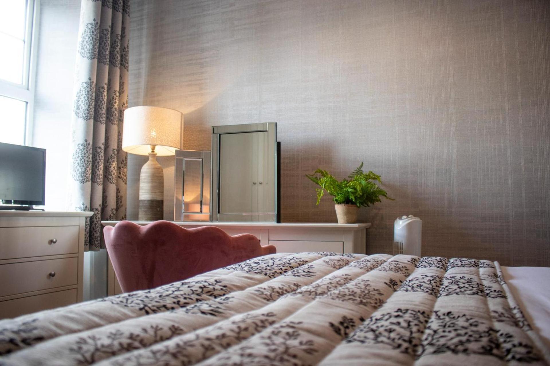 The Loans Inn Трун Экстерьер фото