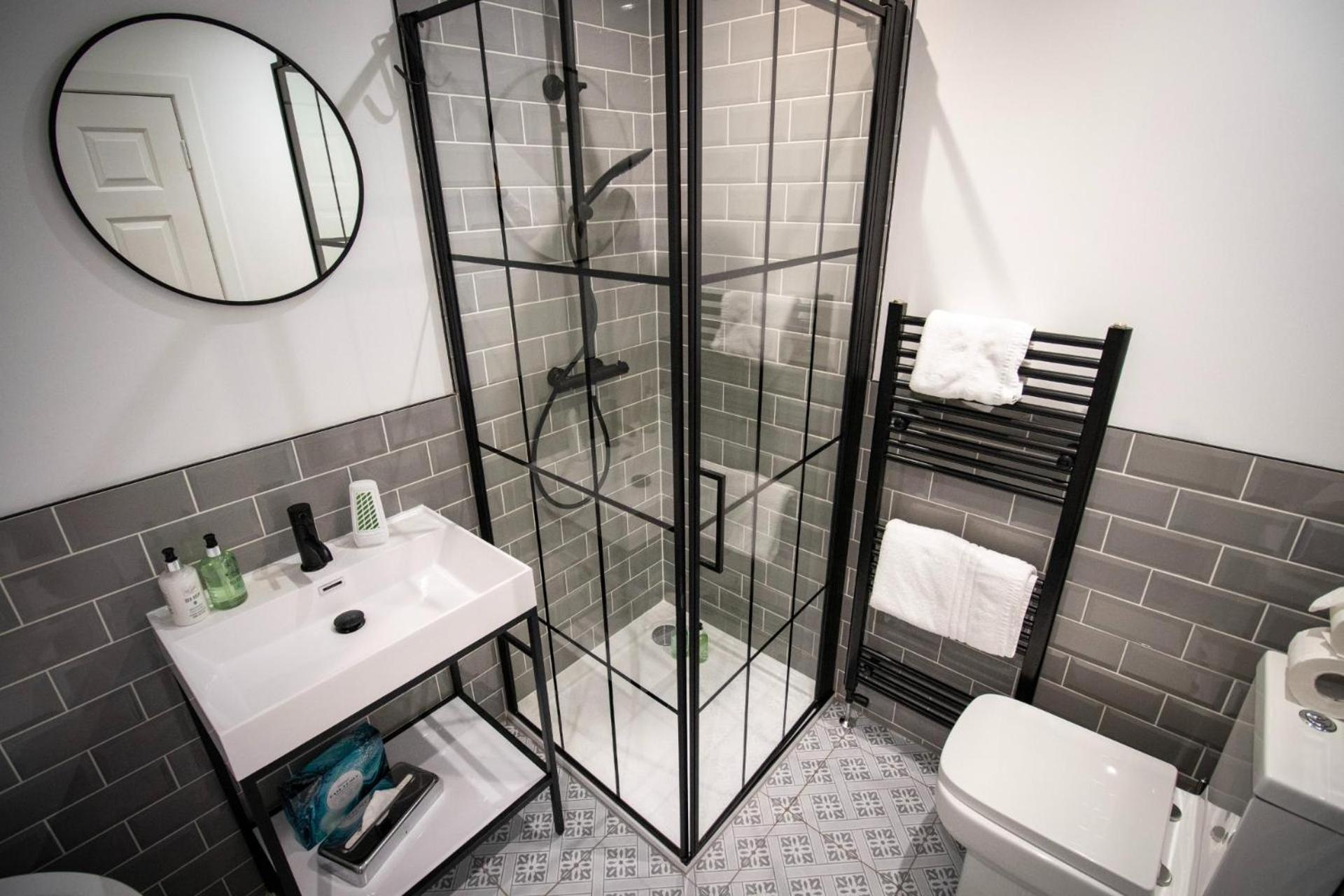 The Loans Inn Трун Экстерьер фото